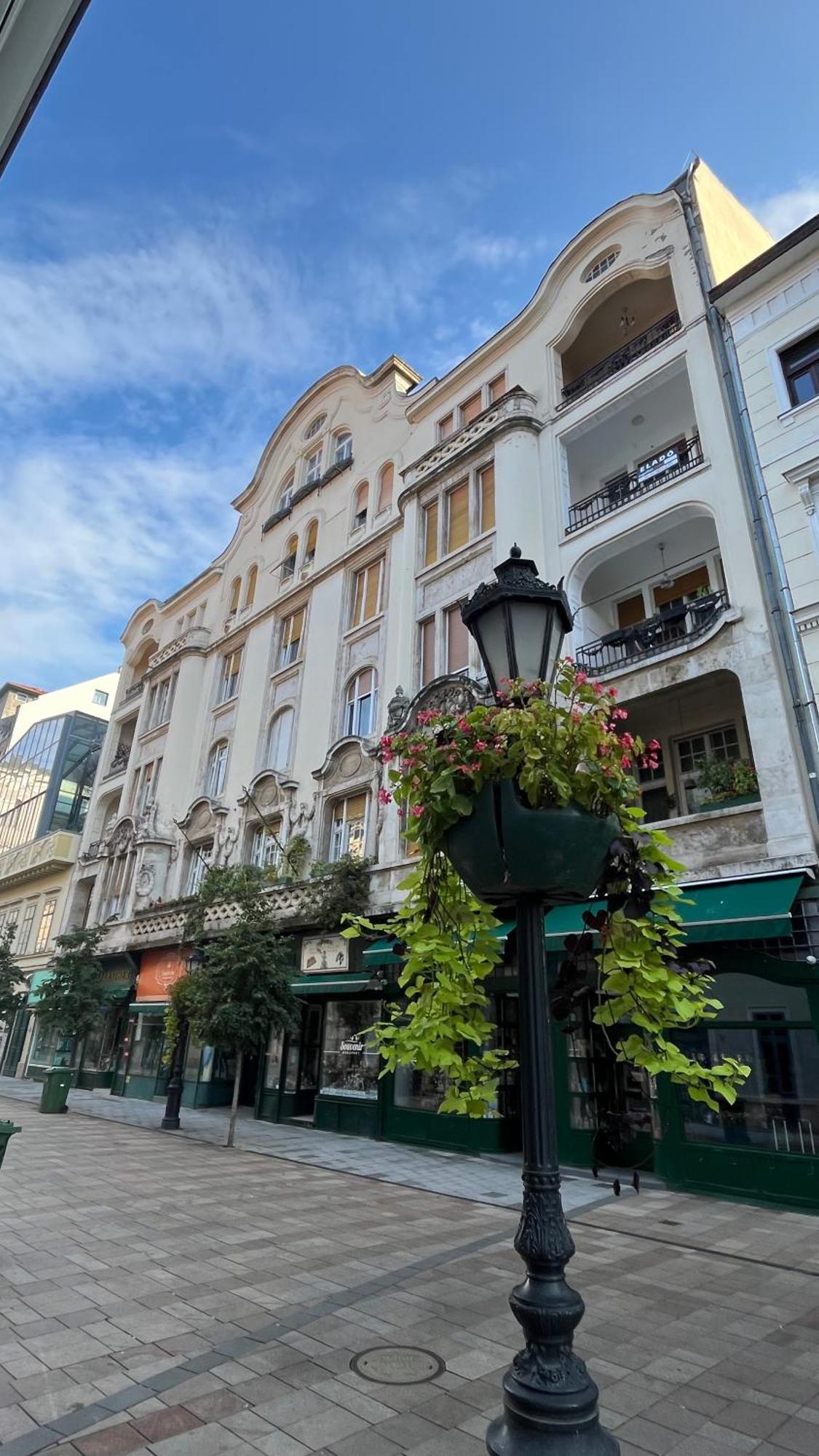 Mirage Apartments Vaci Street Budapest Exterior photo